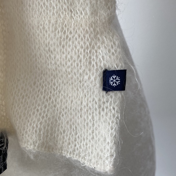 GAP Off White Scarf - Picture 3 of 7